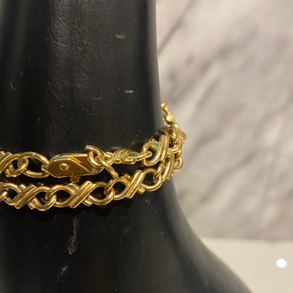 Elegant Gold Chain double Bracelet - Picture 4 of 5